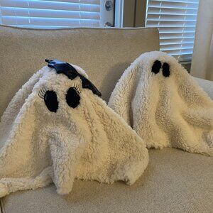 Set of 2 Pottery Barn Gus & Ms Gus the Ghost & Halloween Decor Pillows